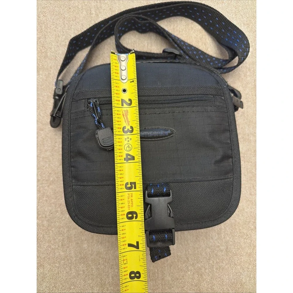 Samsonite Small Black Padded Camera Bag Case Strap & Several Compartments